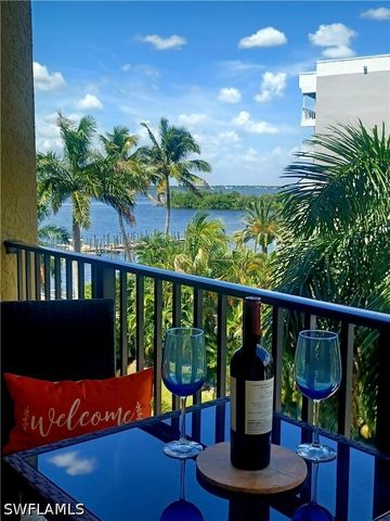 2825 Palm Beach BLVD, Fort Myers, FL 33916