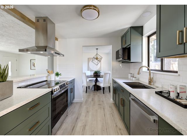 19425 Ne IRVING Ct, Portland, OR 97230