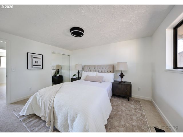 19425 Ne IRVING Ct, Portland, OR 97230