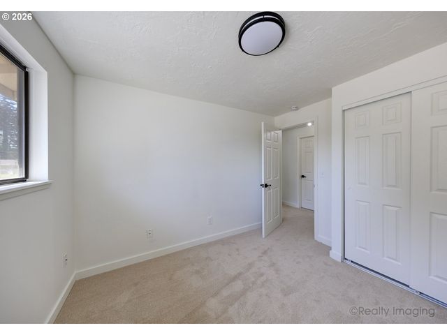 19425 Ne IRVING Ct, Portland, OR 97230