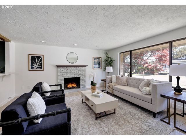 19425 Ne IRVING Ct, Portland, OR 97230