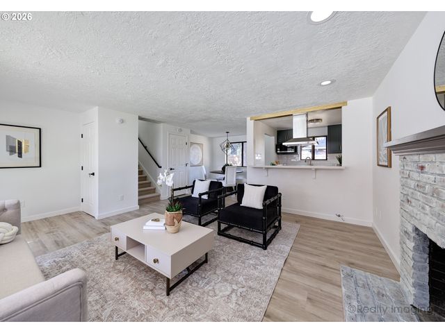 19425 Ne IRVING Ct, Portland, OR 97230