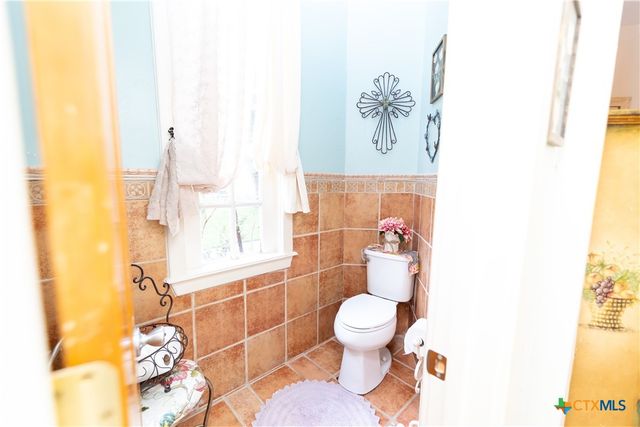 603 CR 438 Road, Yoakum, TX 77995