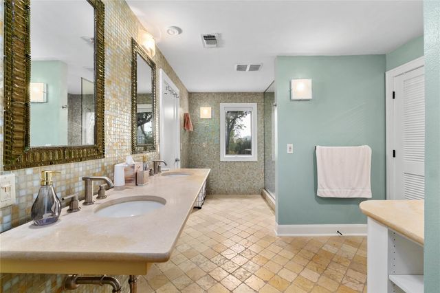 1201 Castle Hill ST 105, Austin, TX 78703