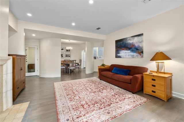 1201 Castle Hill ST 105, Austin, TX 78703