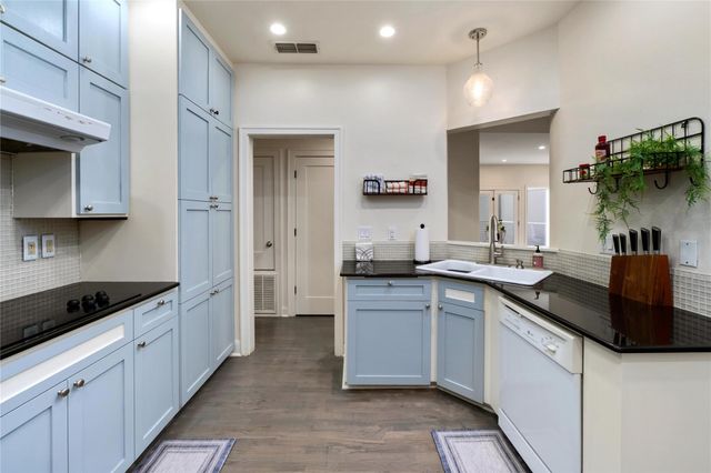 1201 Castle Hill ST 105, Austin, TX 78703