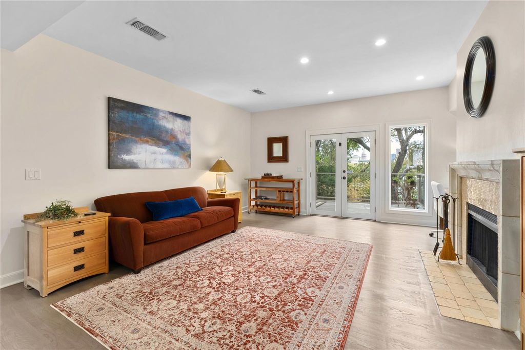 1201 Castle Hill ST 105, Austin, TX 78703