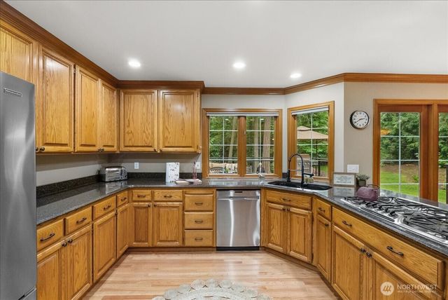 21310 NE 101st Court, Redmond, WA 98053
