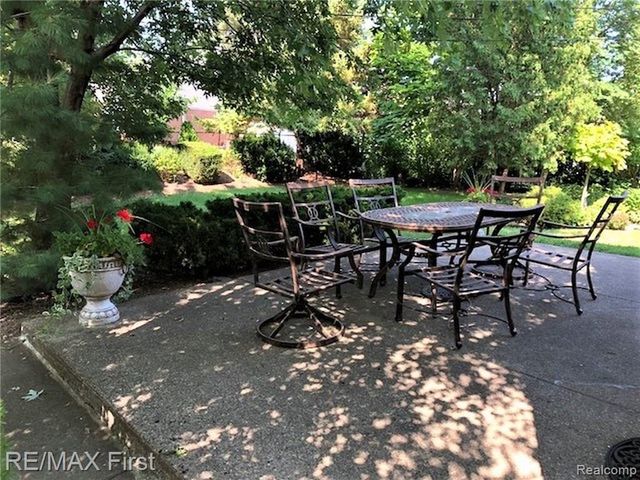 4805 BATES Drive, Warren, MI 48092