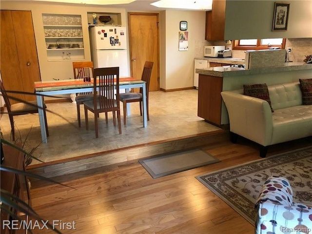 4805 BATES Drive, Warren, MI 48092