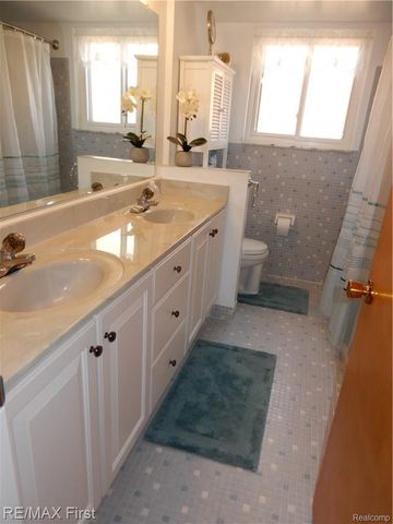 4805 BATES Drive, Warren, MI 48092