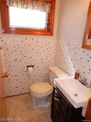4805 BATES Drive, Warren, MI 48092
