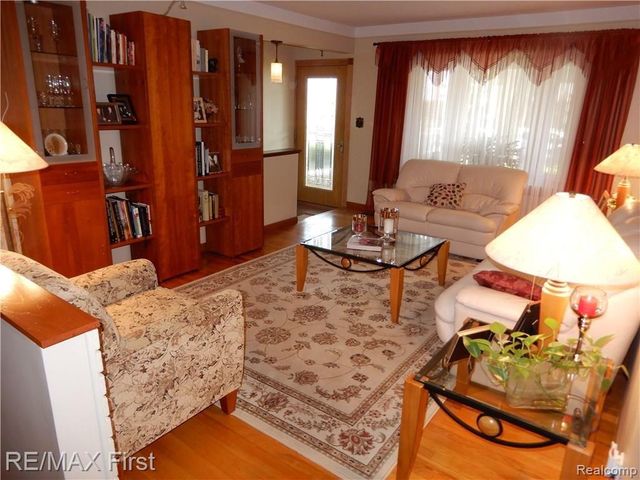 4805 BATES Drive, Warren, MI 48092