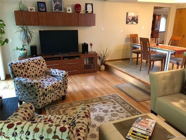 4805 BATES Drive, Warren, MI 48092