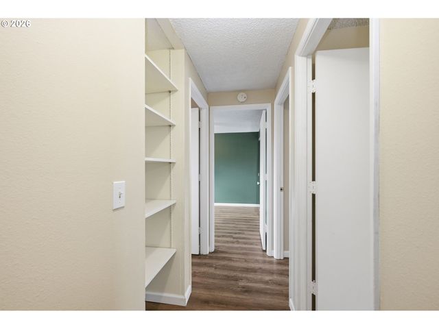 2690 CARBONA St, Eugene, OR 97404