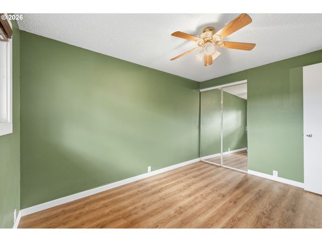 2690 CARBONA St, Eugene, OR 97404