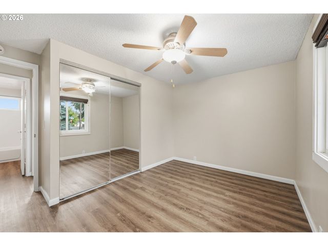 2690 CARBONA St, Eugene, OR 97404