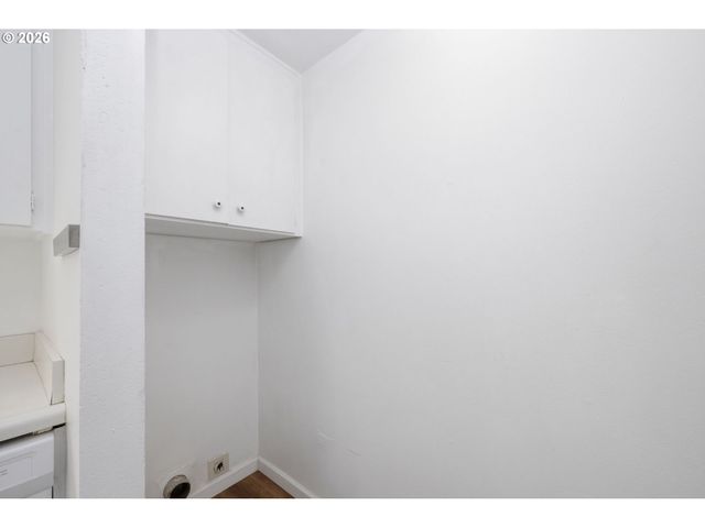 2690 CARBONA St, Eugene, OR 97404