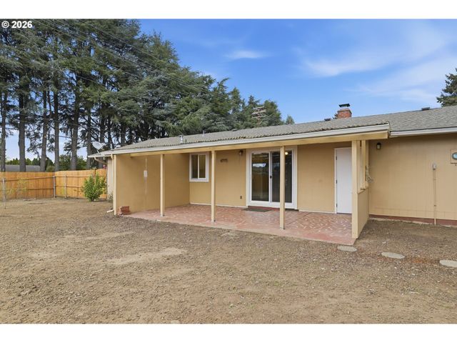 2690 CARBONA St, Eugene, OR 97404