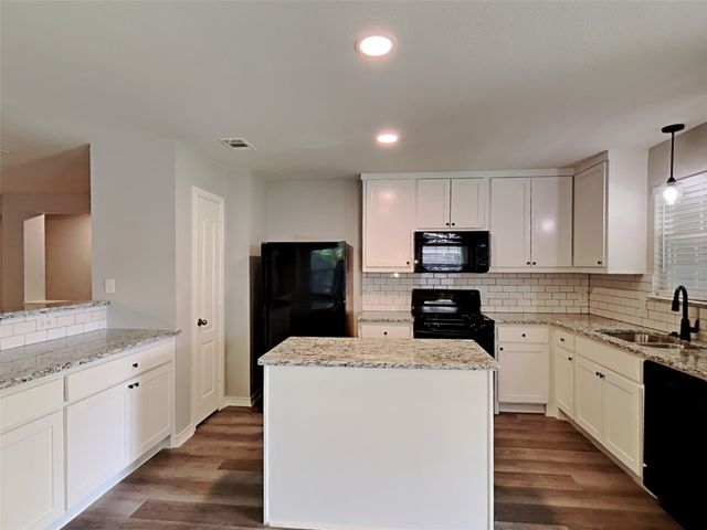 2161 Lone Pecan Drive, Mesquite, TX 75181