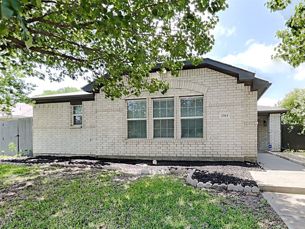 2161 Lone Pecan Drive, Mesquite, TX 75181