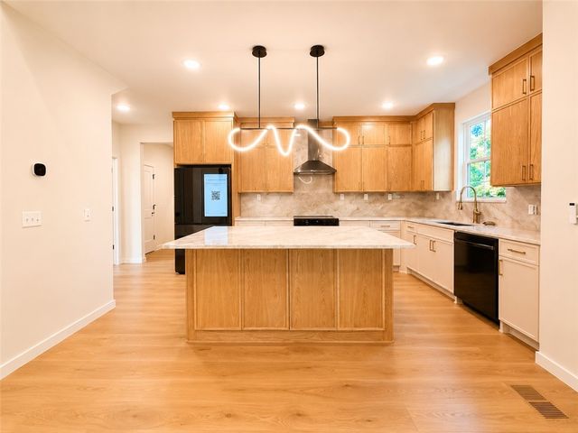 2 Uist Circle, Bella Vista, AR 72715