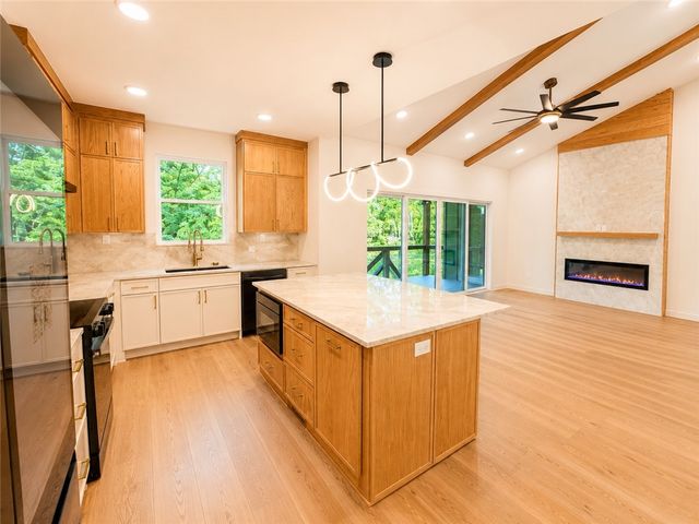 2 Uist Circle, Bella Vista, AR 72715
