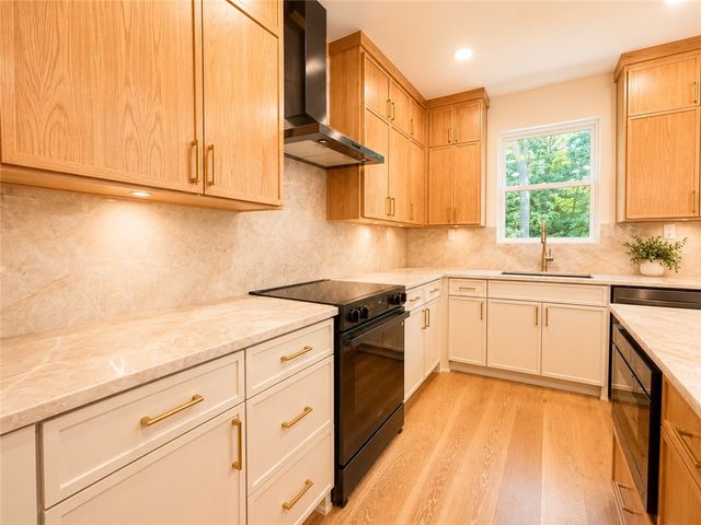 2 Uist Circle, Bella Vista, AR 72715