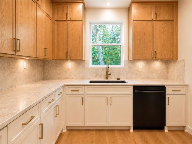 2 Uist Circle, Bella Vista, AR 72715