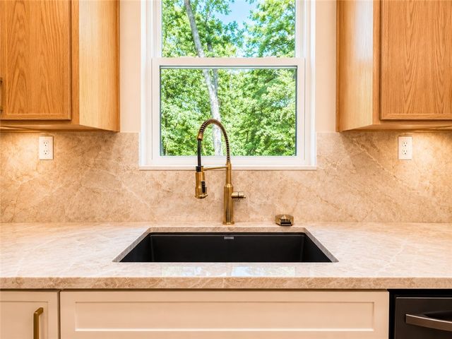2 Uist Circle, Bella Vista, AR 72715