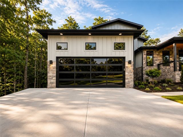 2 Uist Circle, Bella Vista, AR 72715