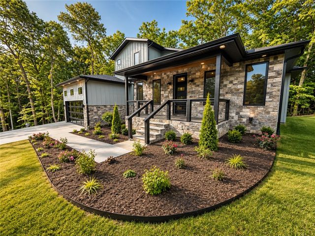 2 Uist Circle, Bella Vista, AR 72715