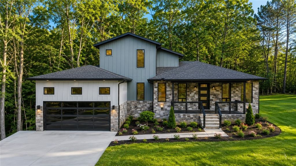 2 Uist Circle, Bella Vista, AR 72715