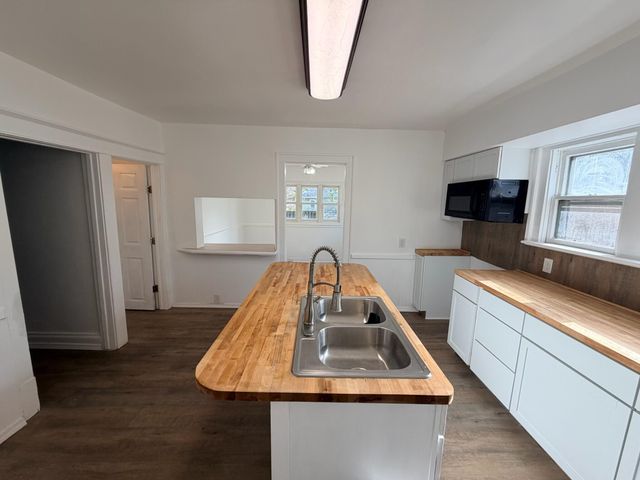 1045 E Forest Avenue, Muskegon City, MI 49442