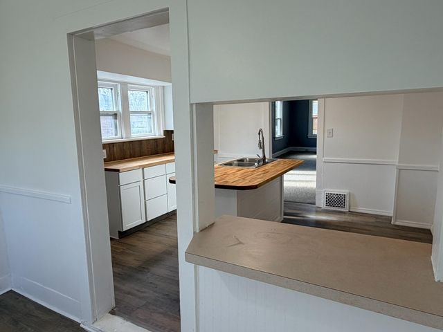 1045 E Forest Avenue, Muskegon City, MI 49442