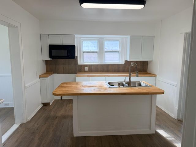 1045 E Forest Avenue, Muskegon City, MI 49442