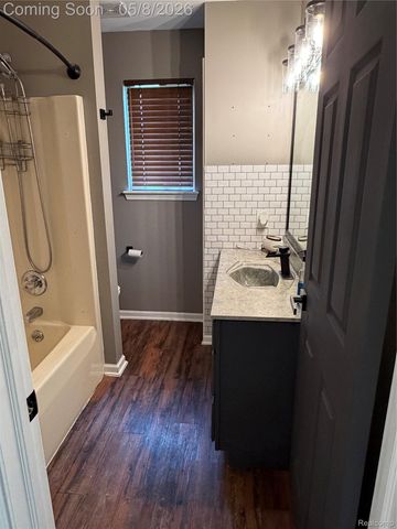 11687 Shell Bark Lane, Grand Blanc, MI 48439