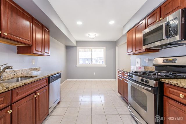 1614 Edison Glen Terrace, Edison, NJ 08837