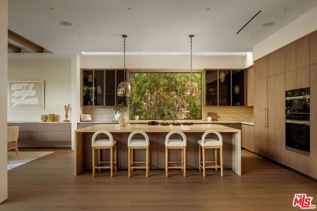 812 N Genesee Avenue, Los Angeles, CA 90046