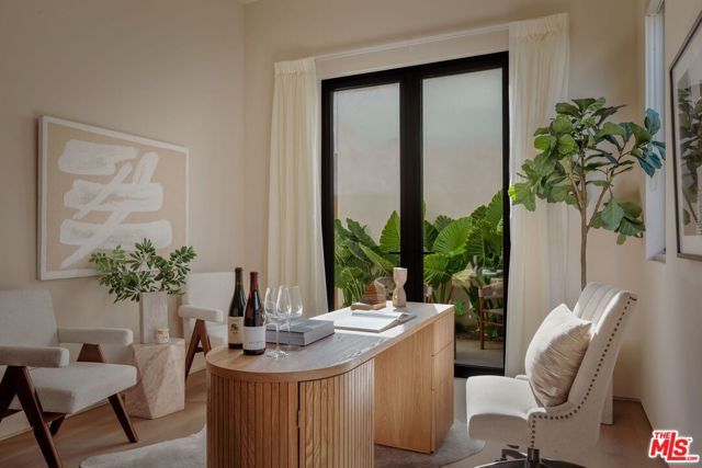 812 N Genesee Avenue, Los Angeles, CA 90046