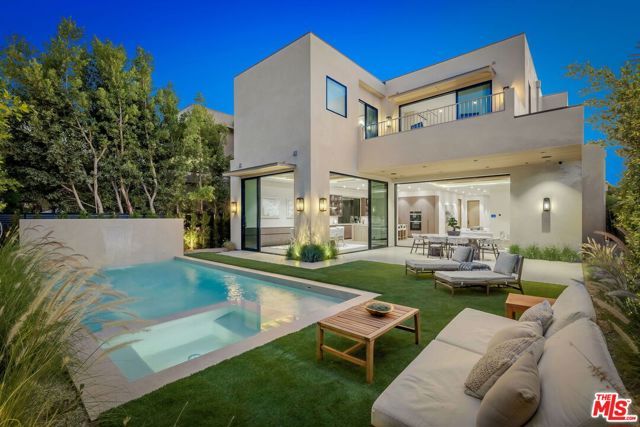 812 N Genesee Avenue, Los Angeles, CA 90046