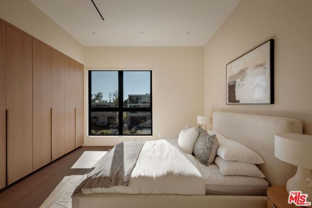812 N Genesee Avenue, Los Angeles, CA 90046