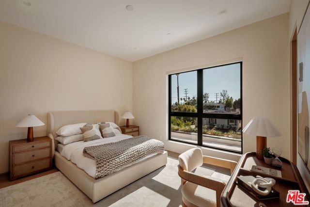 812 N Genesee Avenue, Los Angeles, CA 90046