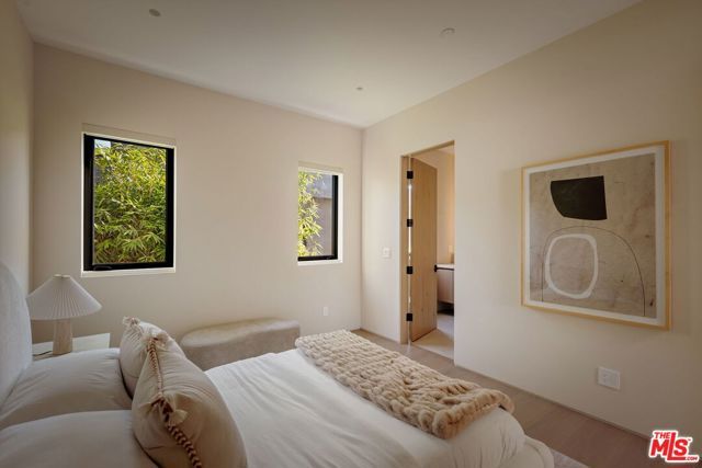 812 N Genesee Avenue, Los Angeles, CA 90046