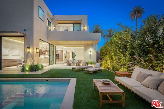 812 N Genesee Avenue, Los Angeles, CA 90046