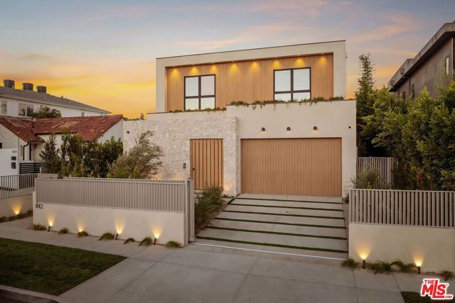 812 N Genesee Avenue, Los Angeles, CA 90046