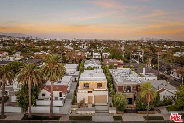 812 N Genesee Avenue, Los Angeles, CA 90046