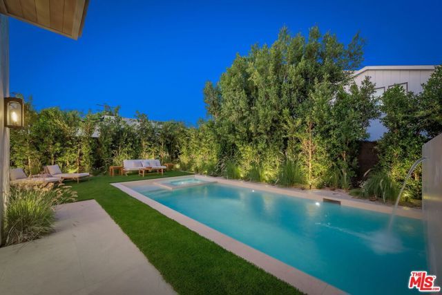 812 N Genesee Avenue, Los Angeles, CA 90046