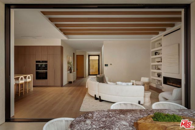 812 N Genesee Avenue, Los Angeles, CA 90046