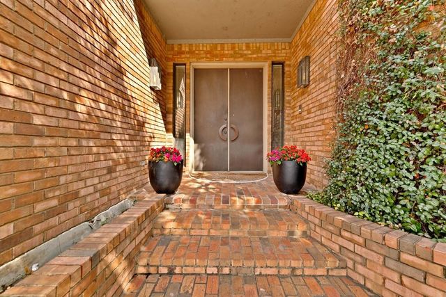 11622 Valleydale Drive, Dallas, TX 75230